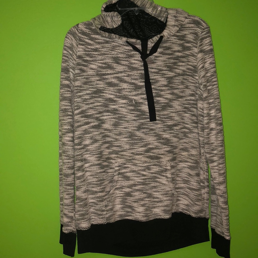 Sweater / Hoodie